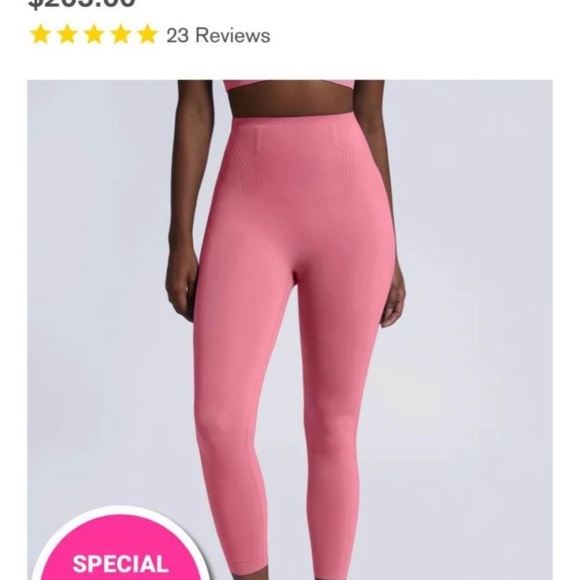 Set small Heyviva work out set. Has padding on the butt - Picture 1 of 7